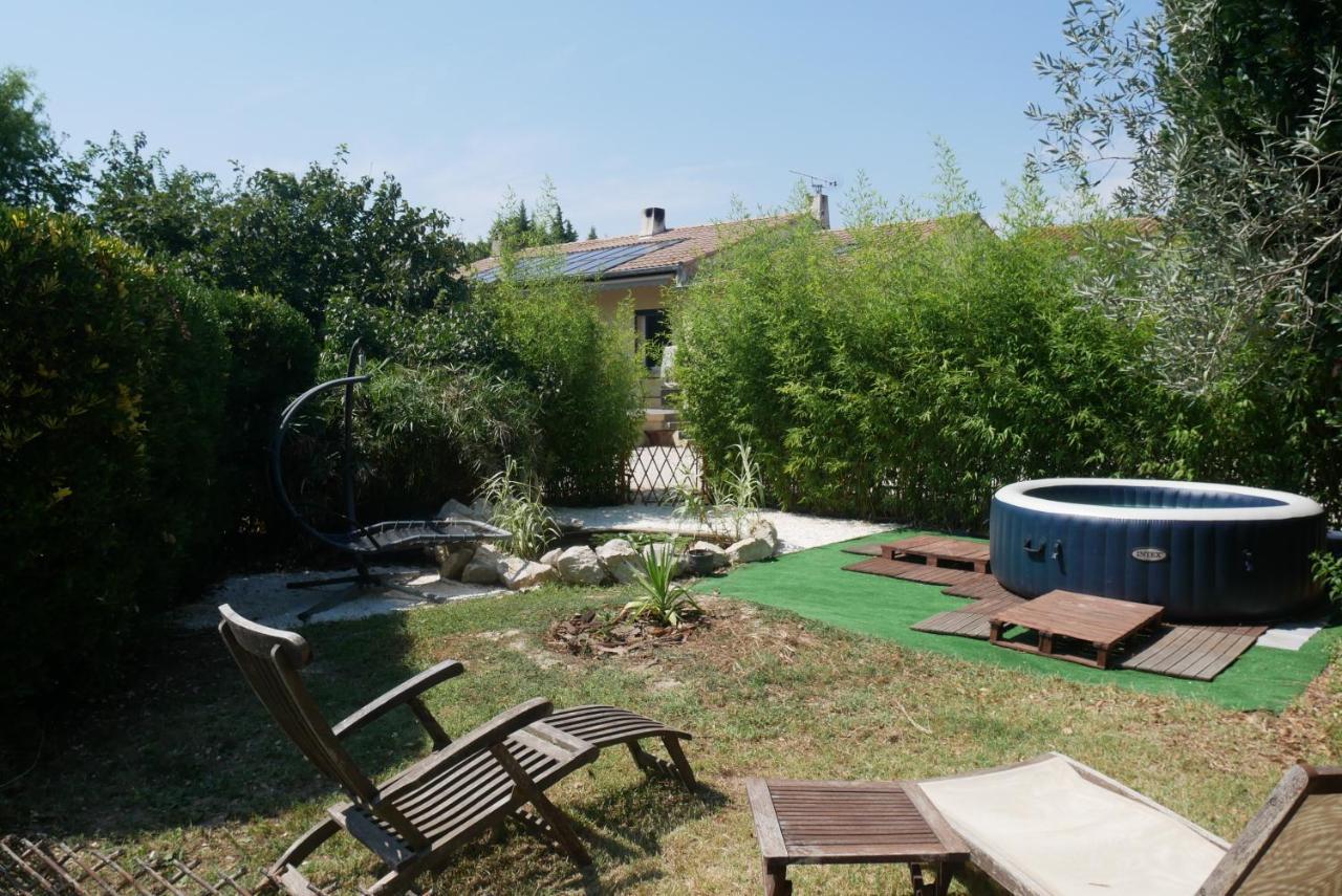 La Petite Maison Арл Екстериор снимка